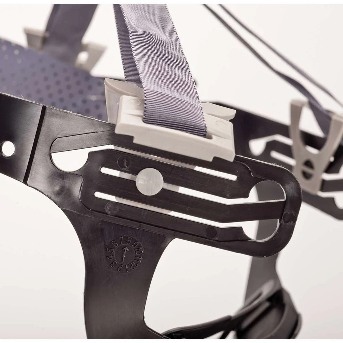 MSA Fas-Trac III 4-Point Replacement Suspension - 10148708 - Image 4