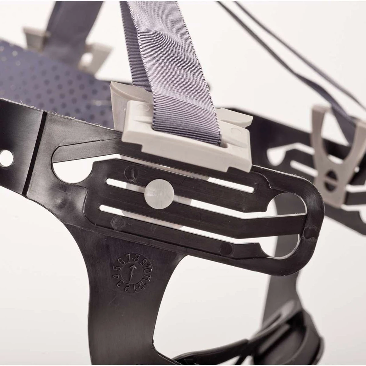 MSA V-Gard 4-Point Fas-Trac III Suspension Replacement - 10148707 - Image 4